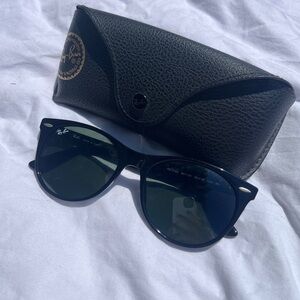 Ray-Ban Classic Black Sunglasses with Case
